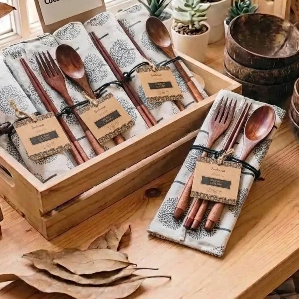Coconut wood travel cutlery set, white