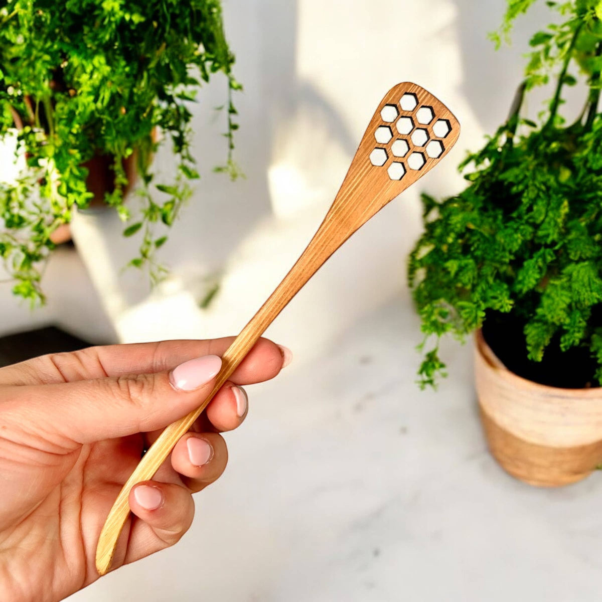 Bamboo honey dipper
